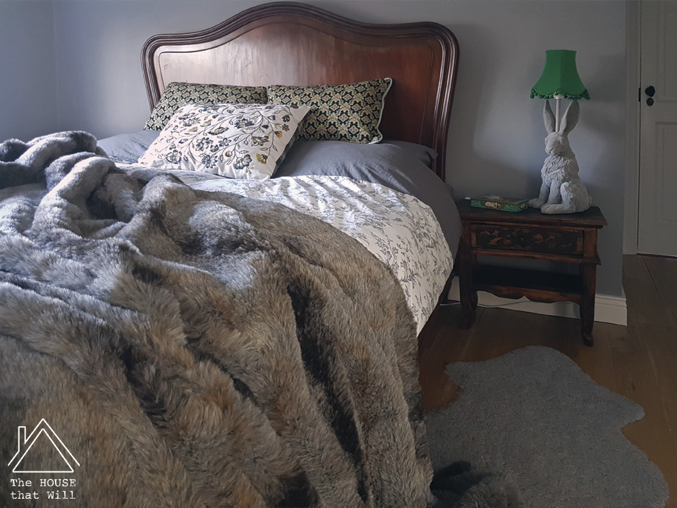 The House that Will | DIY Faux Fur Throw