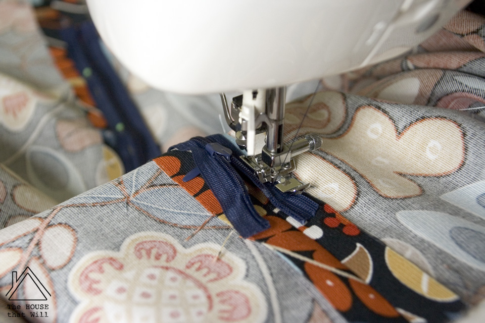 The House that Will | DIY Cushion Cover Throw Pillow with Hidden Zipper How To Sewing Tutorial