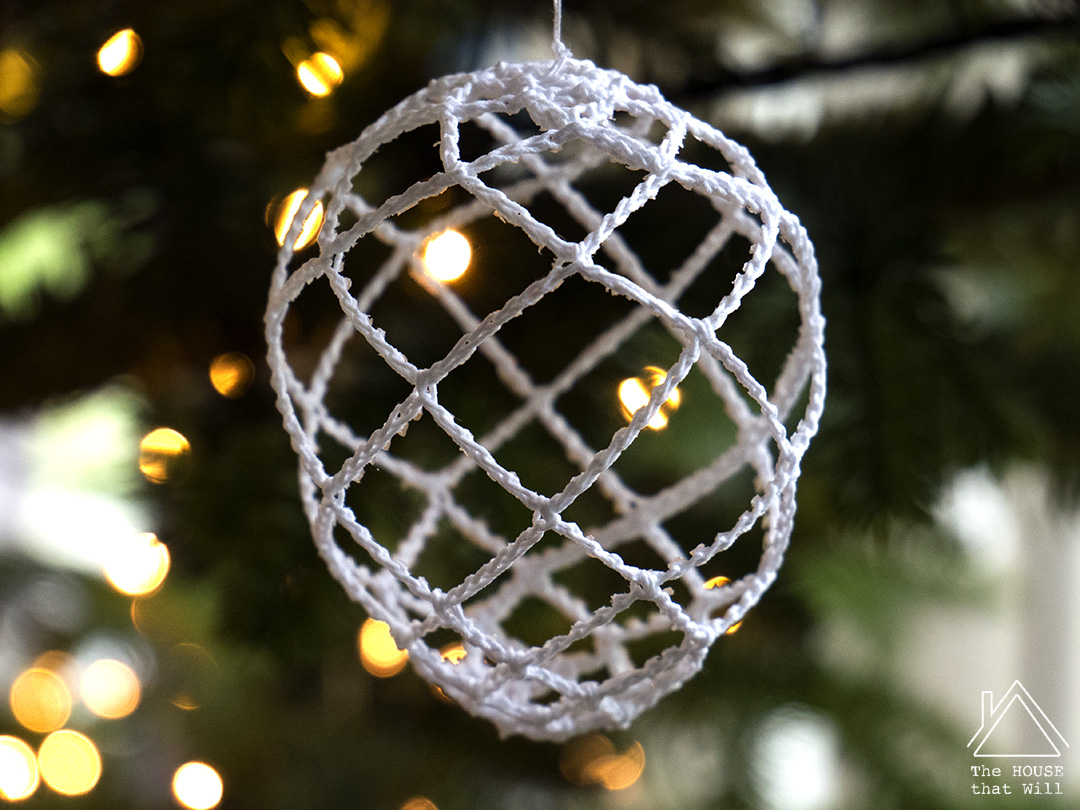 The House that Will blog | DIY Christmas crafty yarn string crochet baubles decorations