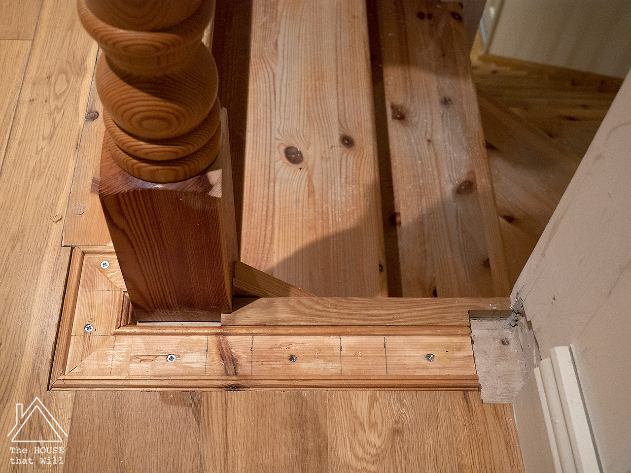 The HOUSE that Will | 7 Ways to Improve an Ugly Staircase