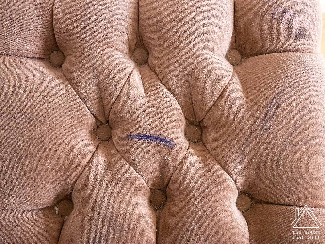 18 tufted stool 1110608
