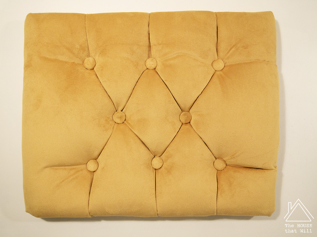 18 tufted stool 1110701